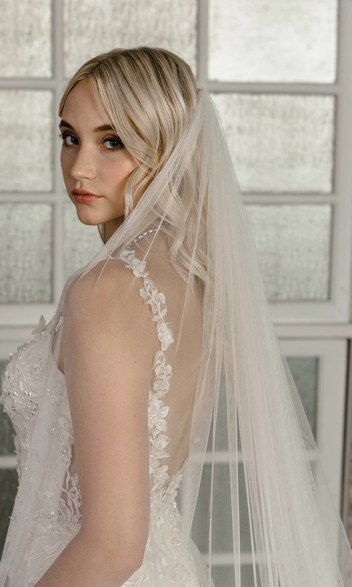 Isabeau Veil